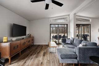 Cabin Wraparound Deck, WiFi, Grill, Dog-Friendly! - 9