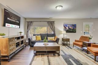 Mountain Villa Scenic Views Hot Tub & Fire Pit - 2