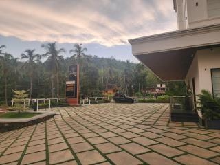 VV's Lakshmi Inn - Thekkumkara - 0