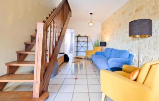 4 Bedroom Cozy Apartment In Périgueux - Périgueux - 1