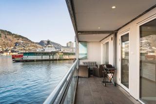 DINBNB Apartments l 250m to Bryggen I Rooftop I Spacious Luxury Apt - Bergen - 0