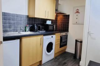 Beachside Home - Sleeps 5 Garden Parking & Pets - Skegness - 8