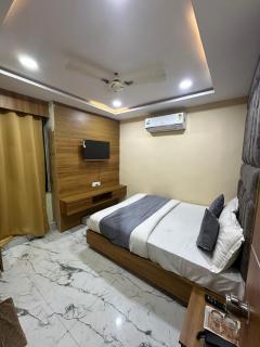 Hotel Royal King - Ahmedabad - 2