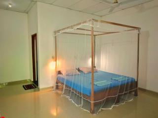 Room near Goyambokka Beach - Tangalle - 3