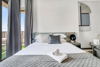 GuestReady - Modern studio with balcony in Dubai - 4