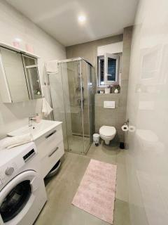 Modern apartment near Trogir center, free parking - Trogir - 5