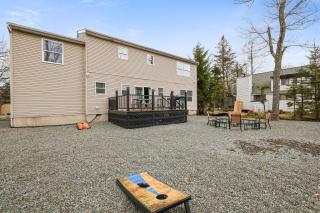 Spacious 5BR Home In Heart Of Poconos By Camelback Kalahari - 8