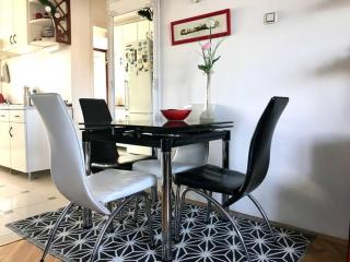 Recently renovated ROOM,not the whole apartment,with Danube view - 4