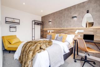 The Palm- City Centre 2 Bed, Sleeps 7, Netflix - 9