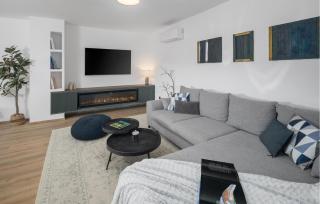 Amazing Home In Strped With Wifi - 7