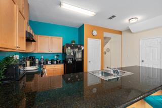 SUPER FUN- COLORs Gameroom LAKEVIEWs & SLEEPs 13 - 2