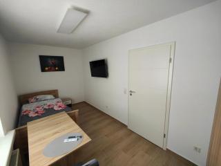 Moderne & Ruhige Unterkunft in Leuna für Arbeiter & Urlauber - Leuna - 3