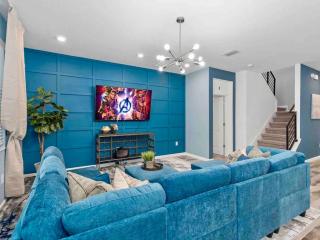 SUPER BLUE- SLEEPs 24 w POOL & MOVIE LOFT - 0