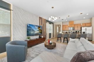 SUPER SLICK- 11 BEDs - GREAT LOCATIONs AMENITIEs - 6