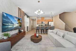 SUPER SLICK- 11 BEDs - GREAT LOCATIONs AMENITIEs - 4