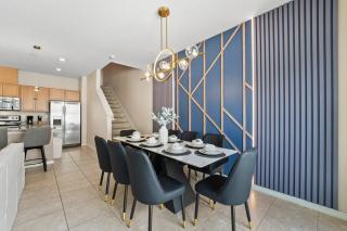 SUPER SLICK- 11 BEDs - GREAT LOCATIONs AMENITIEs - 3