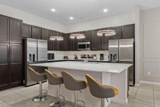 SUPER LARGE - 12BD 12BAs - MANY ENSUITEs SLEEPs 30 - Kissimmee - 1
