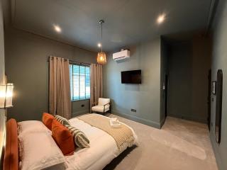 Akroyd House - The Dean Clough Room - 5