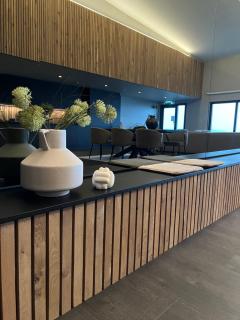 Ocean View Suite - 4