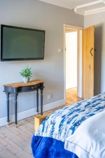 Beautiful Flint Cottage - Two Bedroom - Close to River - Parking - Thorpe Saint Andrew - 2