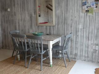 Isle 2-Bed Retreat- Sleeps 4 Garden & Games Room - 2