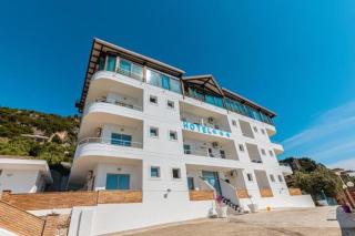 Fly Hotel - Vlorë - 1