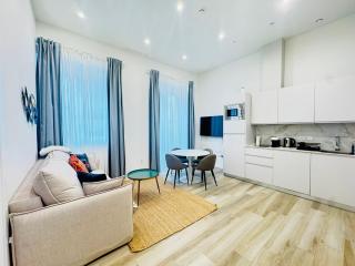 QE Apartments - Cadice - 0