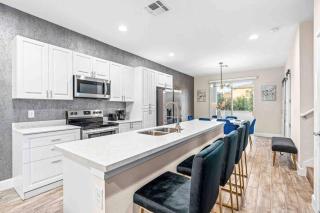 SUPER POSH- SLEEPs 16 wDESIGNs & NEAR Disney - 7