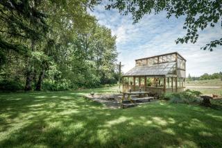 Romantic Cottage for Couples Getaway near Portland | Oregon Rentals - 3