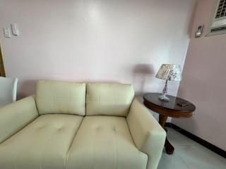 Grand Riviera Suites 1201 Near US Embassy and St Luke's Medical Center Extension Clinic SLEC by Prime Stay - Manila - 1
