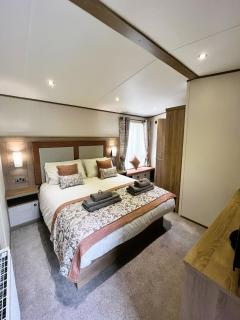 Luxury 2 bedroom holiday home with stunning views - 1