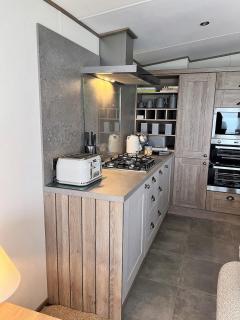 Luxury 2 bedroom holiday home with stunning views - 3