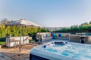 Woodland Retreat - Hen Parties - 7 bed Hot Tub - Altham - 1