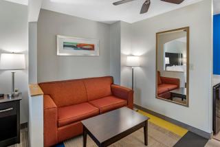 Holiday Inn Express Hotel & Suites Cincinnati-Blue Ash by IHG - 5