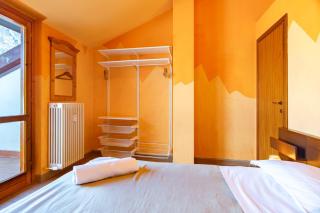 Spacious mountain view attic apartment - 4