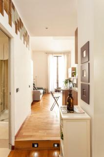 Bilocale con WiFi in Palazzo Storico, a 5 Minuti dal Duomo Zona San Babila - Tribunale - Milan - 1