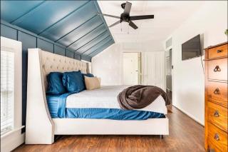 Lakefront Family Getaway - 1