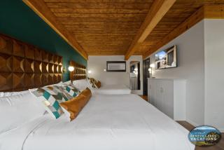 The Eastpoint Suite #1 - 5