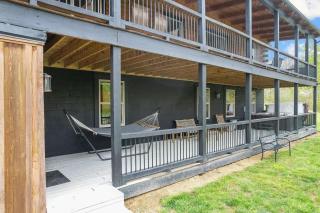Serenity Ridge- Scenic Luxury Log Estate Getaway - McArthur - 9