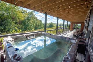 Serenity Ridge- Scenic Luxury Log Estate Getaway - McArthur - 6