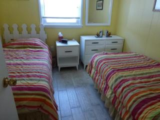 Ocean Block, Brant Beach, Wifi, Covered Porch, Washer Dryer, 3 Bedroom-Just Walk Up A Few House Lengths And Long Beach Islands Pristine White Sandy, - 3