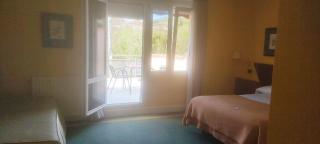 Habitación triple con bañera y terraza HOTEL SUITE MIOÑO - Castro Urdiales - 1