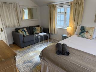 Private entry Guesthouse hideaway - Hordle - 9
