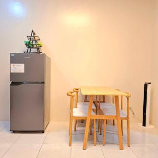 BREATHTAKING BAYVIEWS - 1BR Condo with Panoramic Bay Views, Balcony, Pool Access & Netflix - Housekeeping Available - - Manila - 3