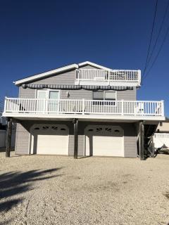 Great Value - Oceanside Raised Ranch, Location Is Perfect For Walking To Beach, Restaurants, Pizza, Ice Cream Or Coffee, 13419 - 0