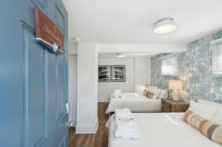 Folliday Inn - The Runabout - Room 12 - Folly Beach - 2