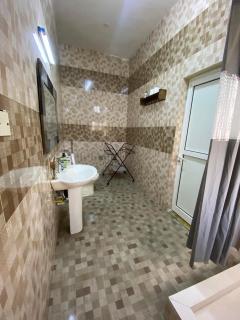 Comfort Like Hotel with free parking - Sharjah - 3