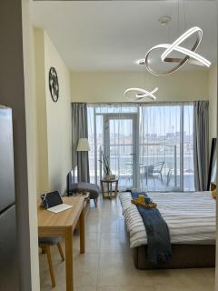 Vibrant studio - 15m to marina - 9