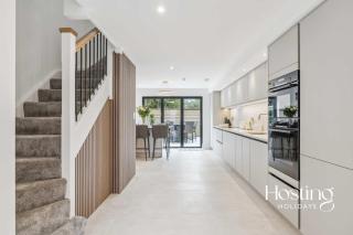 Queens Mews Brand New Luxury Home with Parking - Henley on Thames - 6