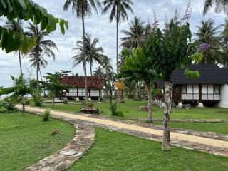 Arys Lagoon Bungalow & Hotel - Ilhas Karimunjava - 4